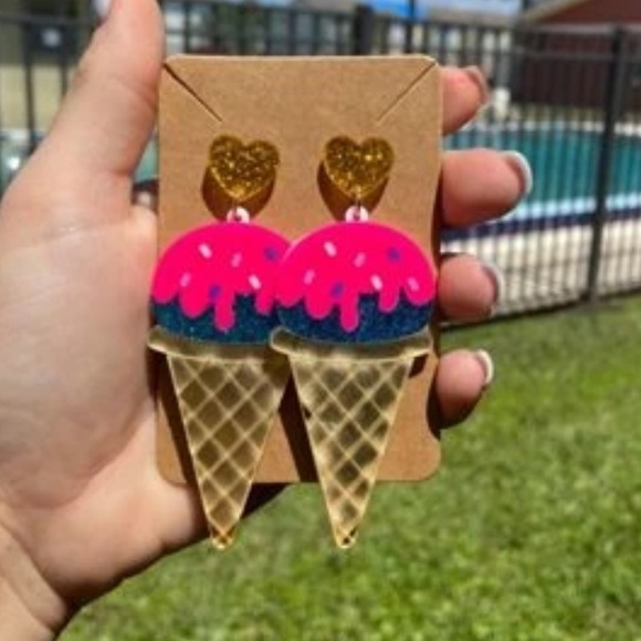 Earrings - Picture 9 of 11